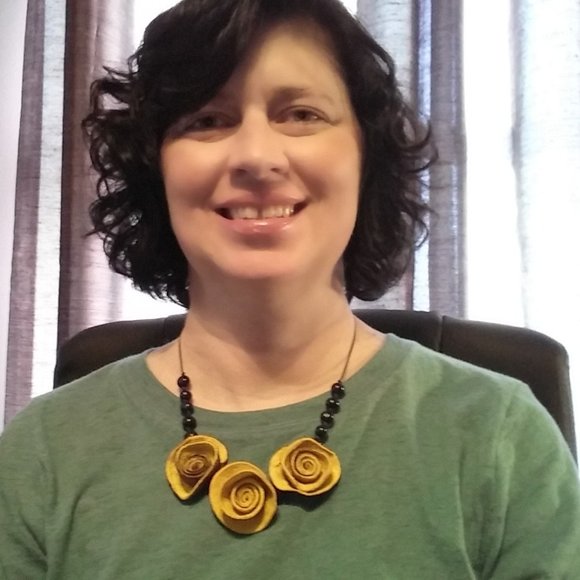 Meet your Posher, Michelle - Picture 1 of 3